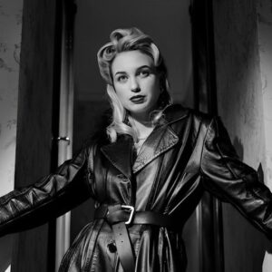 How to dress 90s female style main image