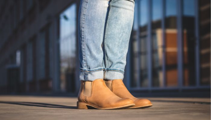 Cuffing Your Jeans... how to wear jeans with boots.

 